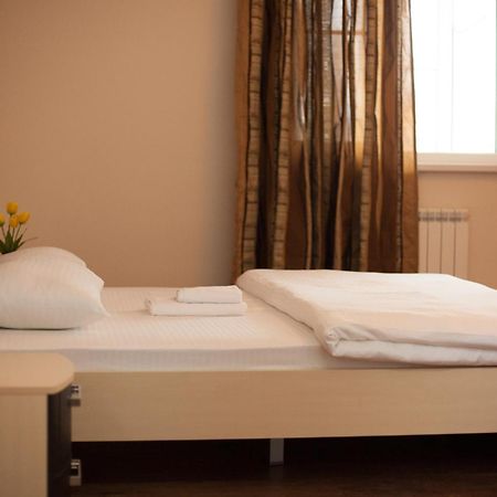 Sarai-Batu Guest House Atiraw Buitenkant foto